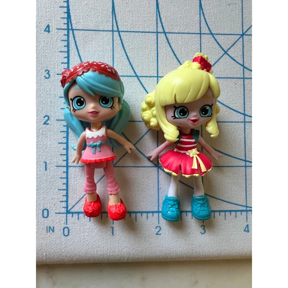 Shopkins Popette Lil' Shoppie and Jessicake Lil' Shoppie Mini Doll Heel Stand